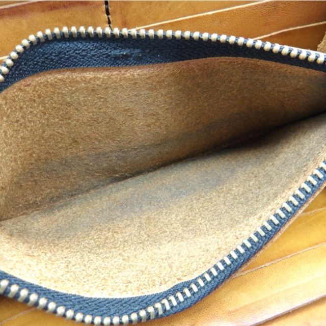 CALEE ROUND ZIP EMBOSSING LEATHER LONG WALLET BLACK 箱有 キャリー