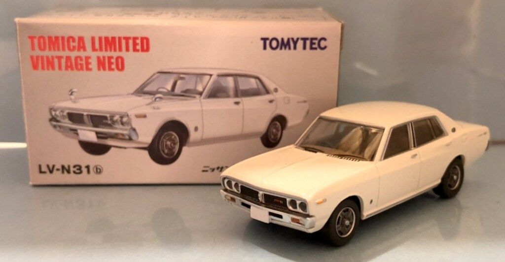 トミーテック TOMICA LIMITED VINTAGE NEO ニッサン ローレル 2000 GX