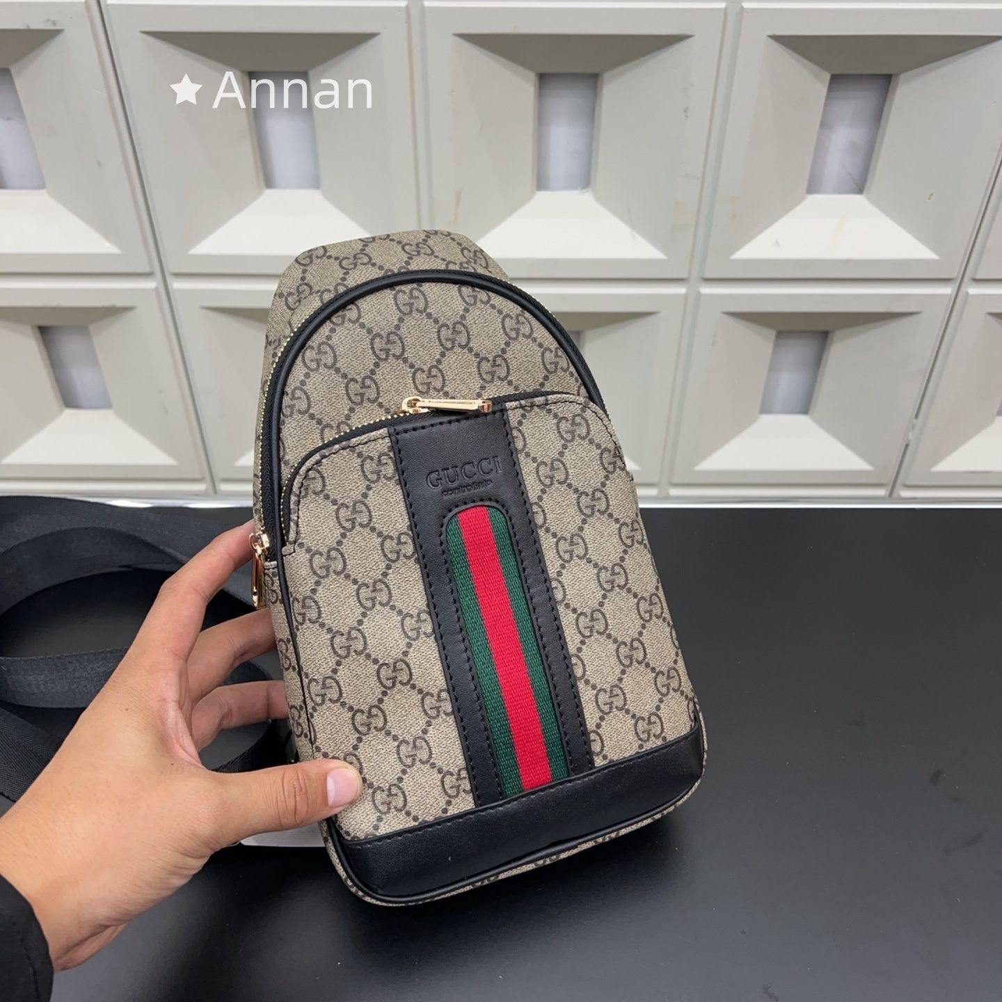 最終値下げ！GUCCI ボディバッグ メンズ 【公式通販】