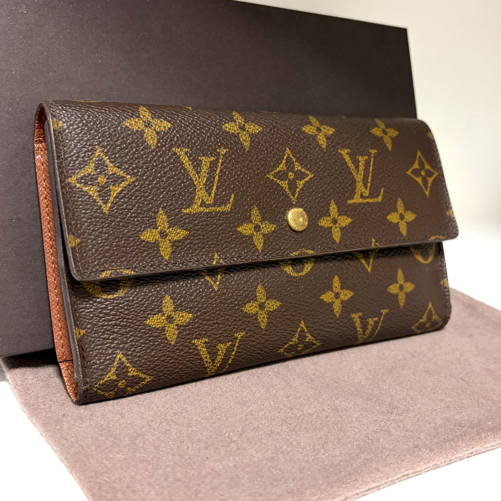 a52 ポルト トレゾール ポルトフォイユ インターナショナル 旧型 ルイ 