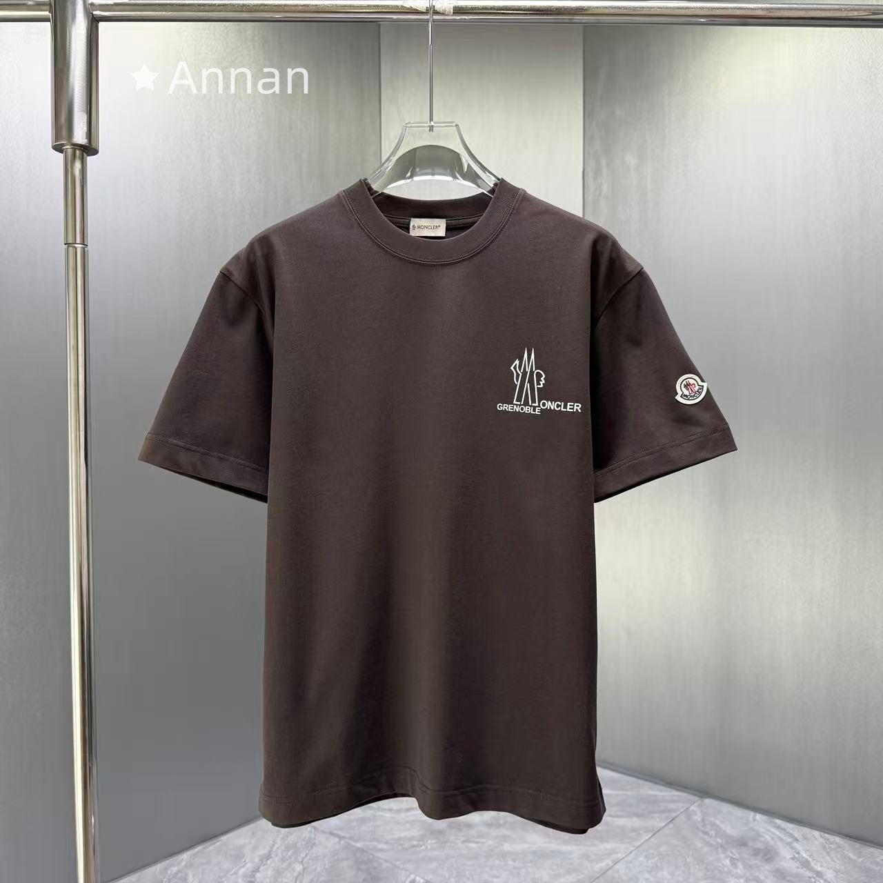 使用少 極美品 人気 美品 超美品 MONCLER モンクレール Tシャツ 使用少 極美品 人気 美品 超美品 MONCLER モンクレール Tシャツ