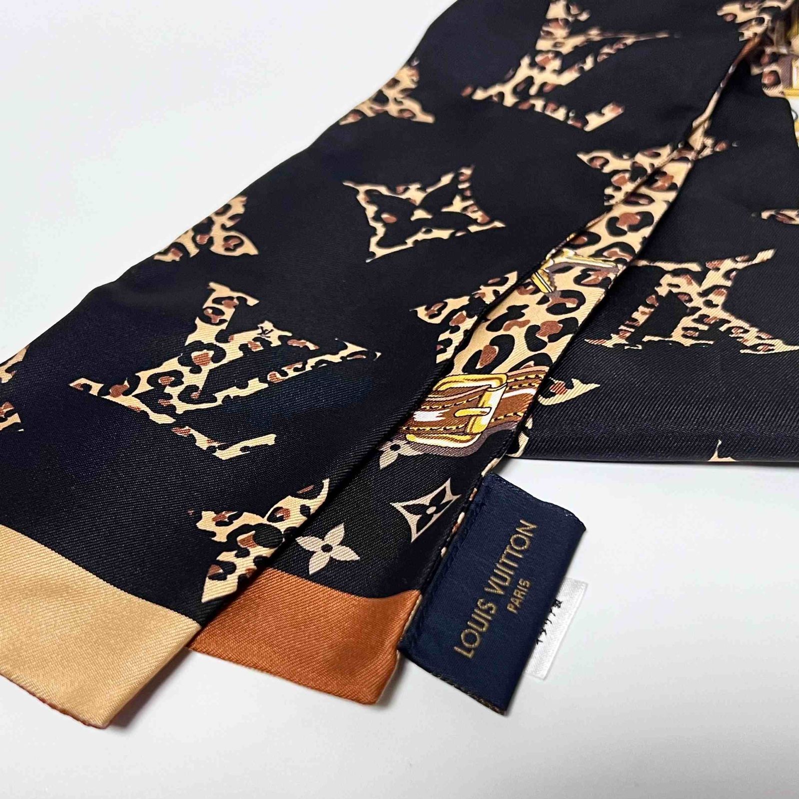 LOUIS VUITTON ルイ・ヴィトン バンドー・モノグラム コンフィ 