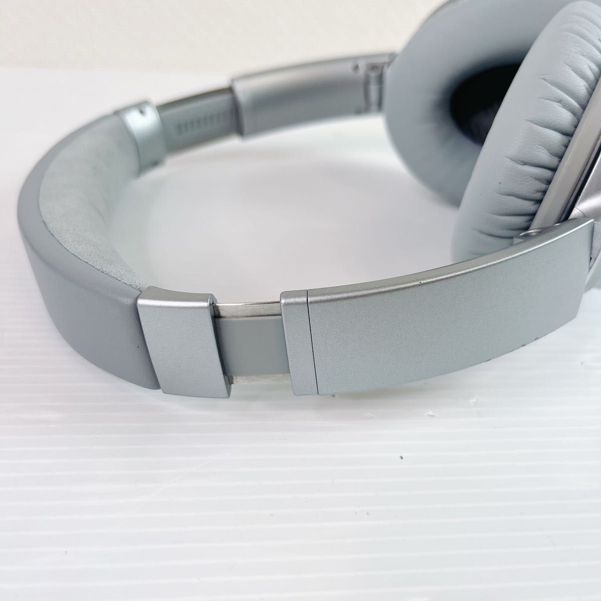 し*り様 Bose ノイズキャンセリングヘッドホン シルバー 【公式通販】