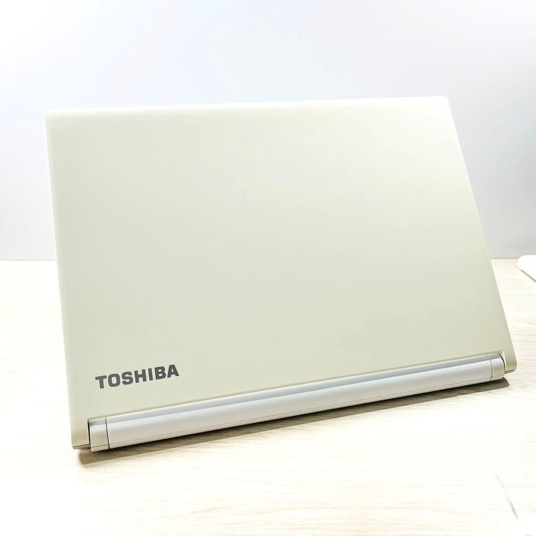 軽量コンパクト✨フルHD✨SSD✨8GB ノートパソコン DVD win11 - メルカリ