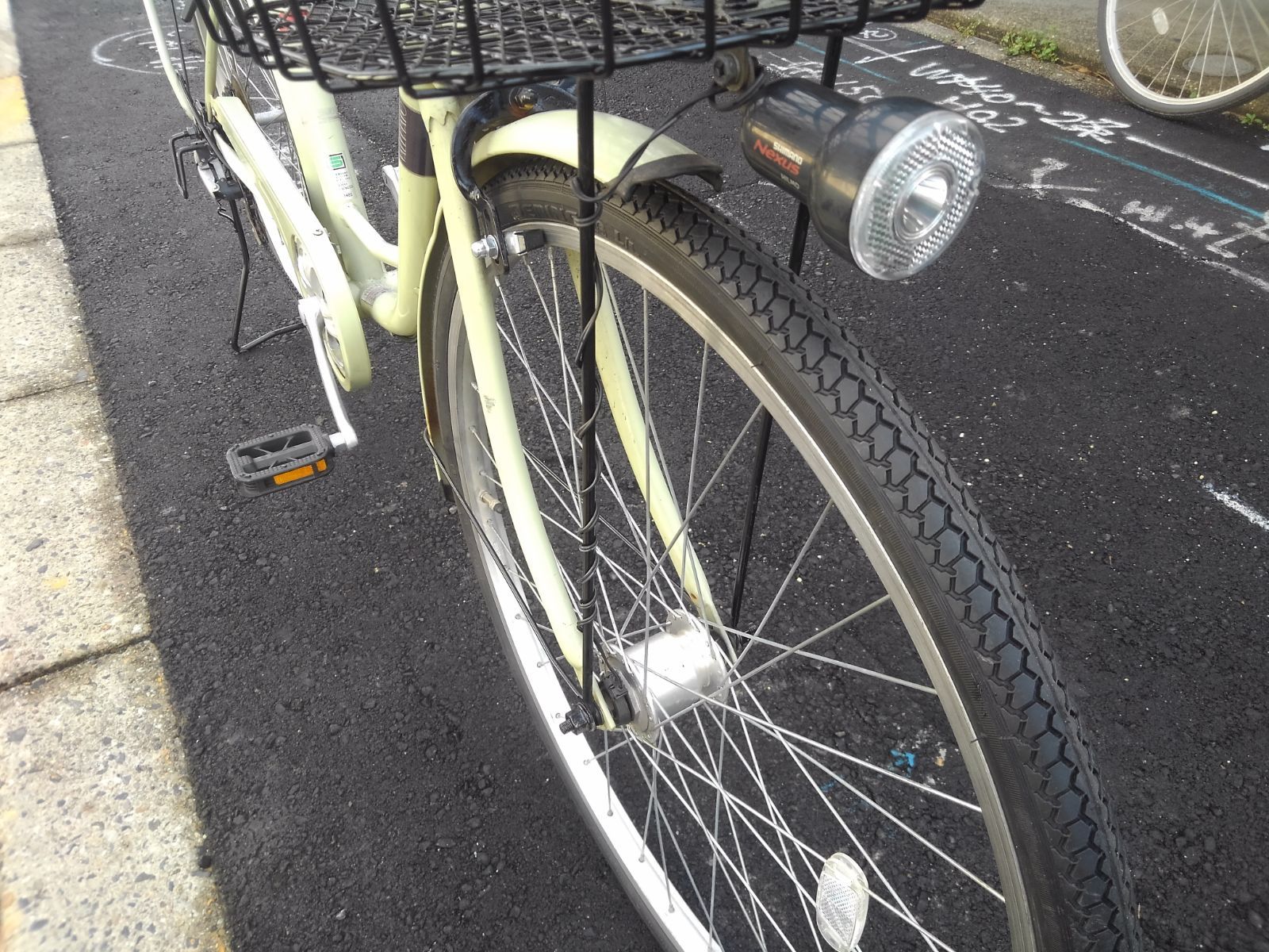 中古自転車３０５２　前後タイヤ新品！　２６インチ　ギヤなし　ワイヤー錠　ライトは付属していません 中古自転車3052 前後タイヤ新品！ 26インチ ギヤなし ワイヤー錠