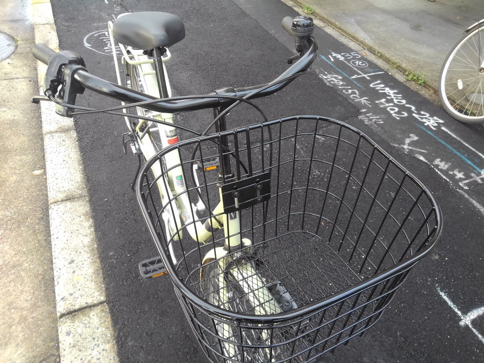 引き取り限定！(名古屋市昭和区) 中古自転車4054 前後タイヤ新品 