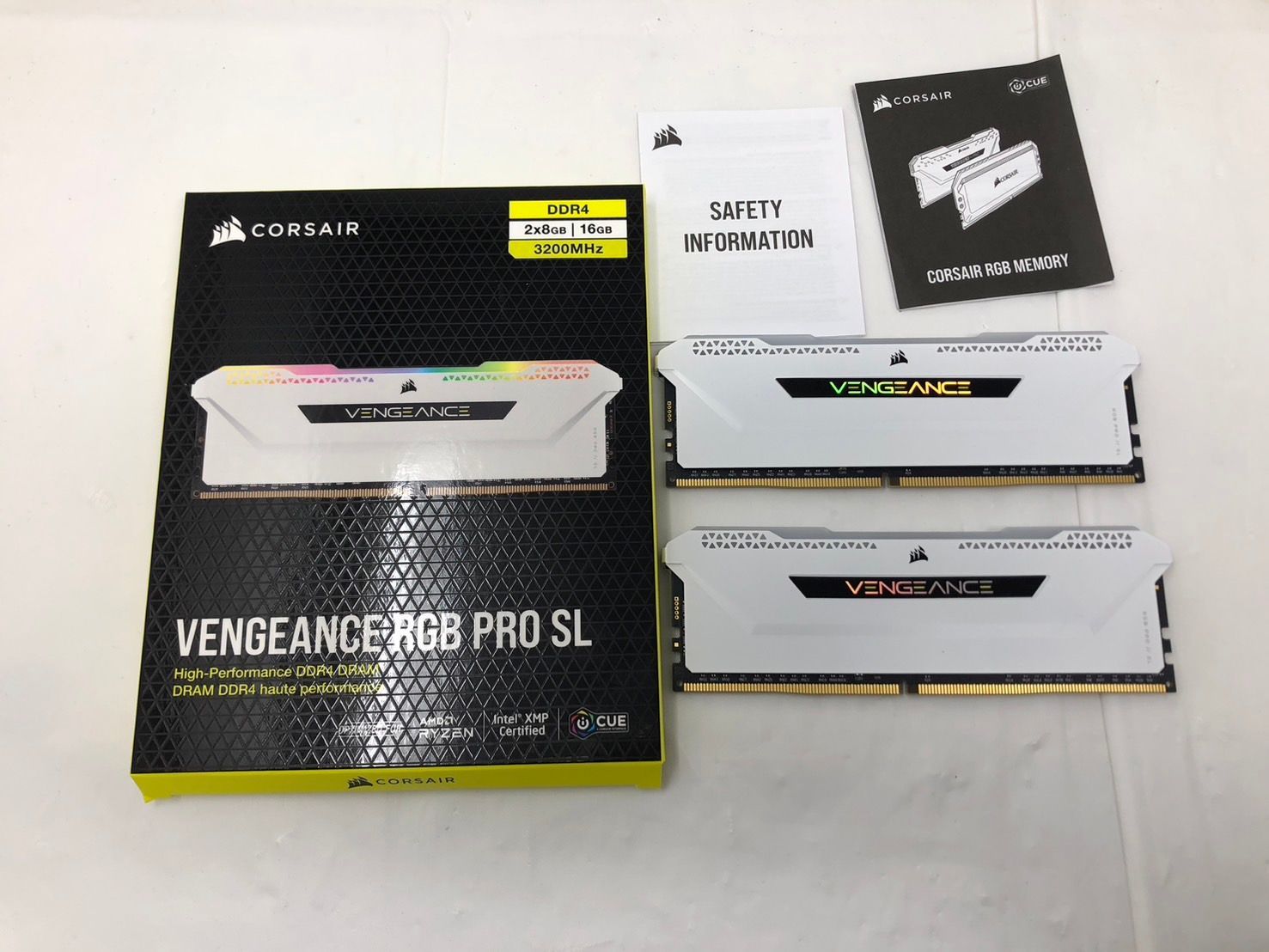 ジャンク CORSAIR DDR4 16GB (8GB×2) 3200MHz - メルカリ