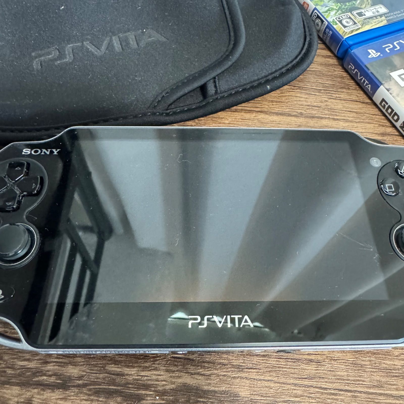 PS VITA PCH-1100 本体 8GBメモリー ビータ ソフト2本 PlayStation 