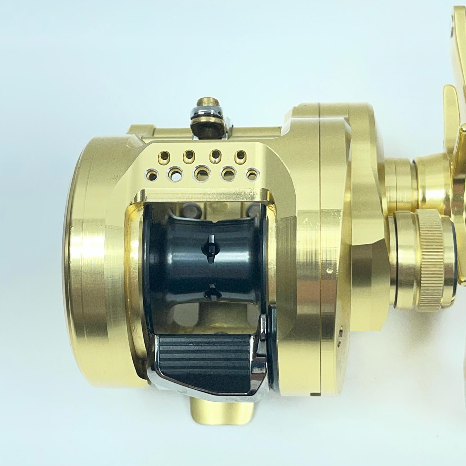 フィッシング SHIMANO シマノ ベイトリール 21カルカッタコンクエスト