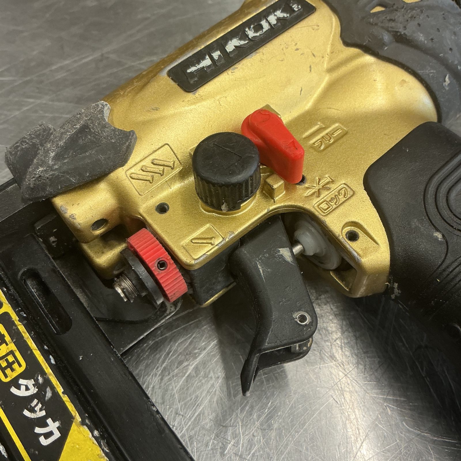 中古】 ハイコーキ(HIKOKI) 高圧エアタッカ N2504HMB 【越谷店 