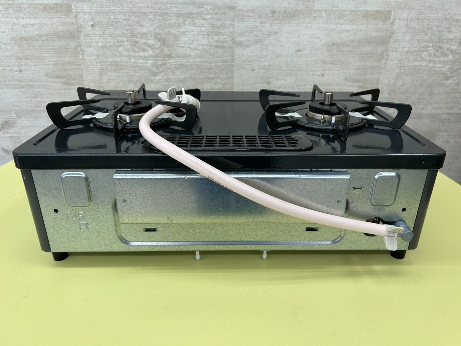 J4265 【リユースのサカイ柏店】Rinnai　リンナイ　都市ガス用 ガステーブル　ガスコンロ　 ETS65AWK38R3G-WR　ホーロートップ  水無し両面焼グリル　右強火  2022年製 クリーニング済　参考価格58,380円 J4265 【リユースのサカイ柏店】Rinnai リンナイ 都市ガス用 ガス