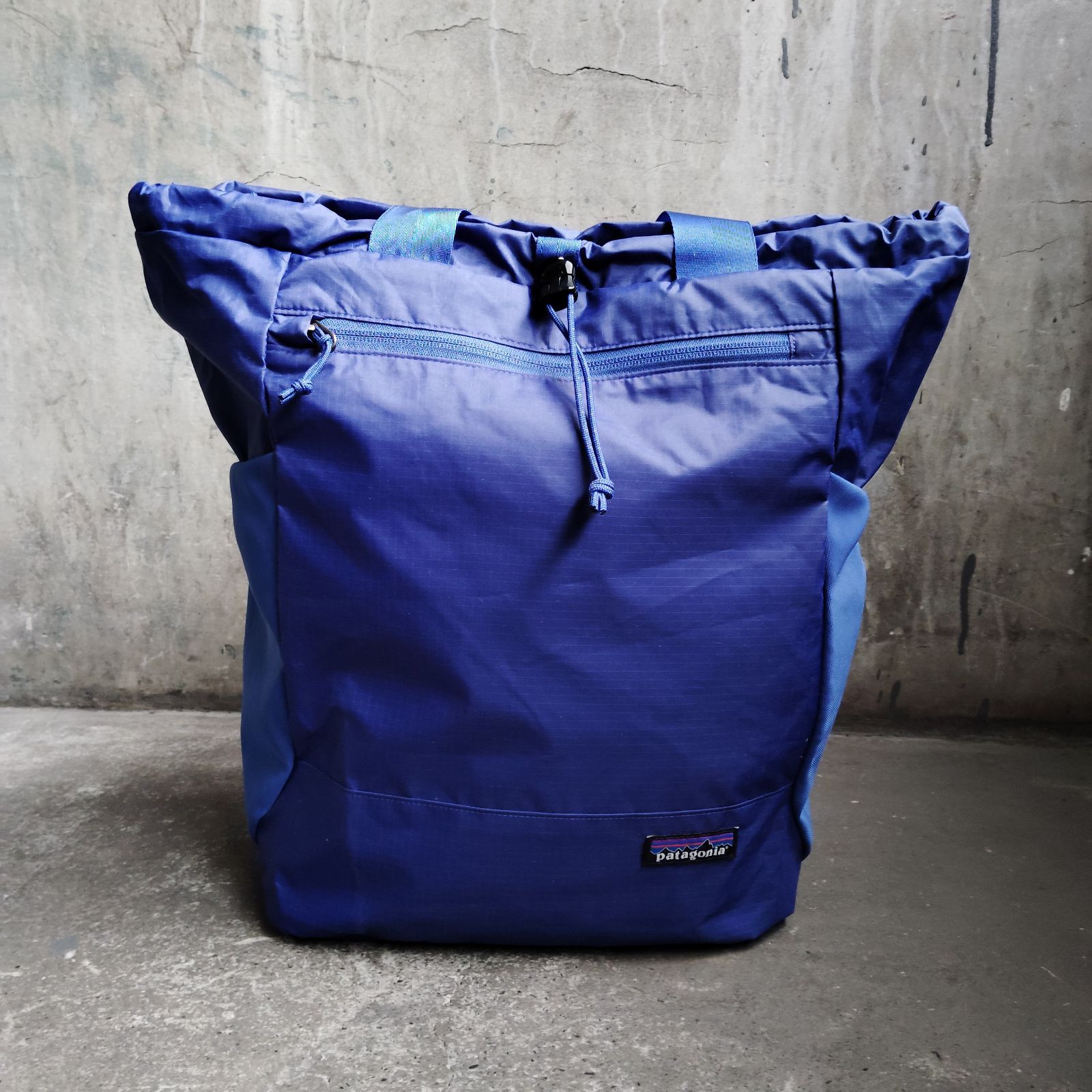 Patagonia Ultralight Black Hole Tote Pack Passage Blue 27L 