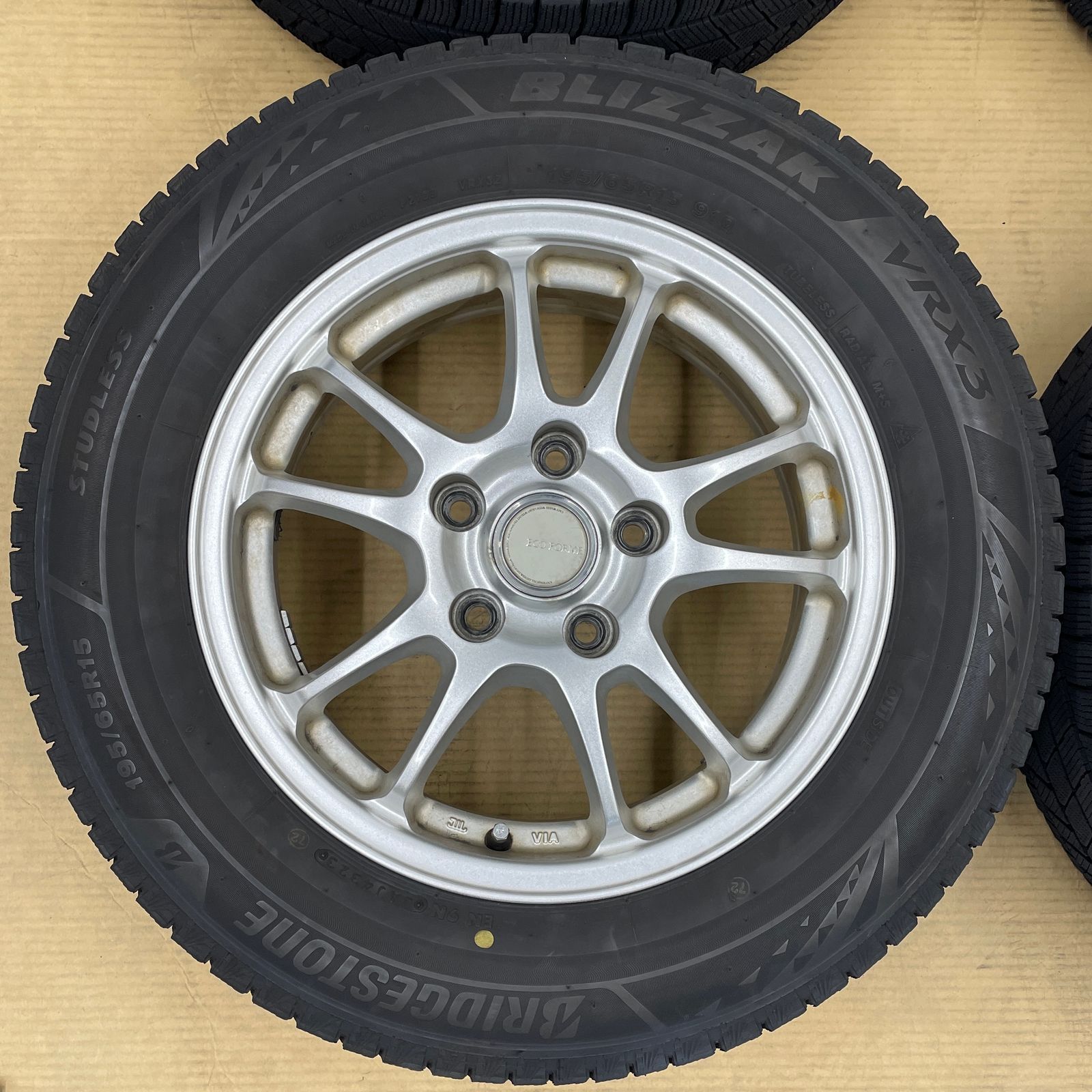 5穴 PCD114.3 15インチ 6.0J ＋45 Φ73mm ECOFORME 195/65R15 2023年製 