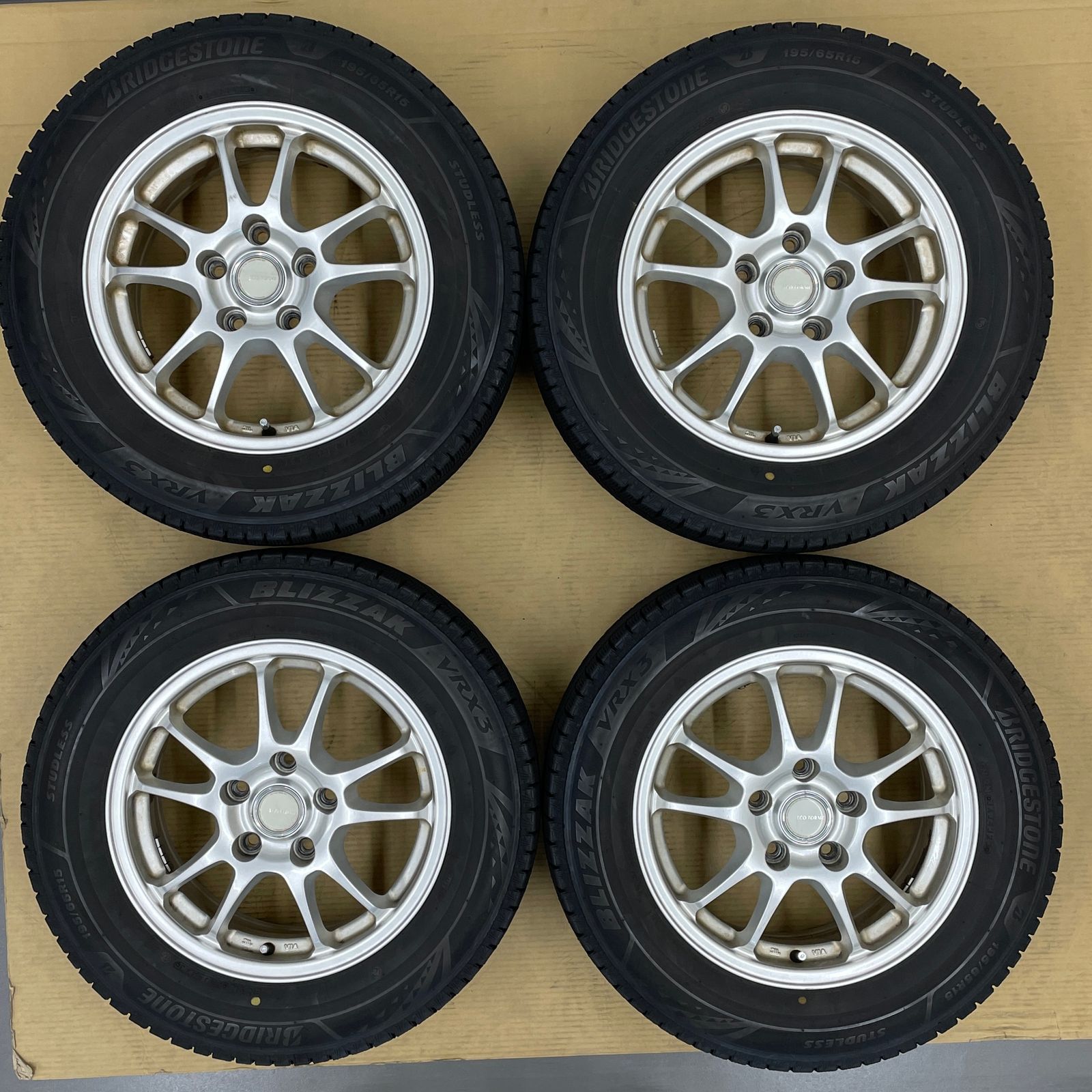 5穴 PCD114.3 15インチ 6.0J ＋45 Φ73mm ECOFORME 195/65R15 2023年製 