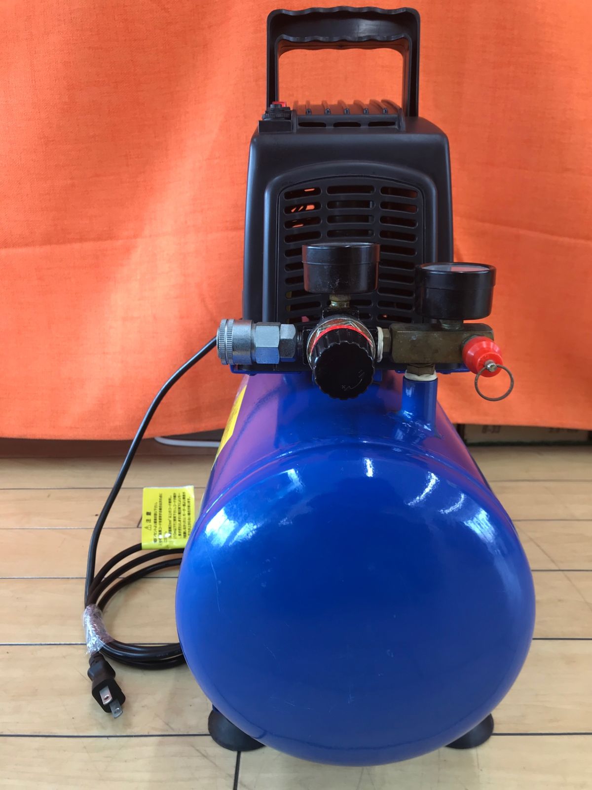 激安美品!! 山善 オイルレスエアーコンプレッサー YCP-12 ナカトミ ホース10m付き!! Amazon | 山善(YAMAZEN) オイルレスミニコンプレッサー ブルー YCP-12