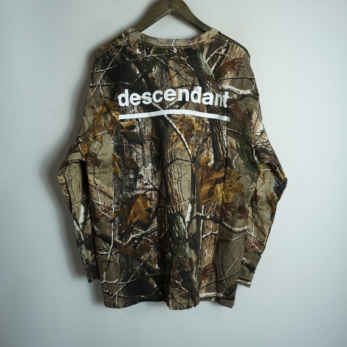 美品 DESCENDANT ディセンダント Horizon Strip LS Camo ロング 
