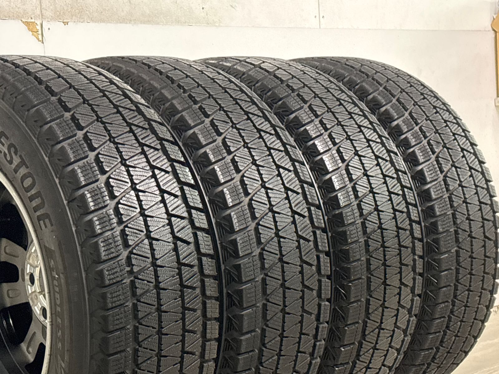 美品 バリ溝】トヨタ ランドクルーザー 250 純正 18in 7.5J +60 PCD139 