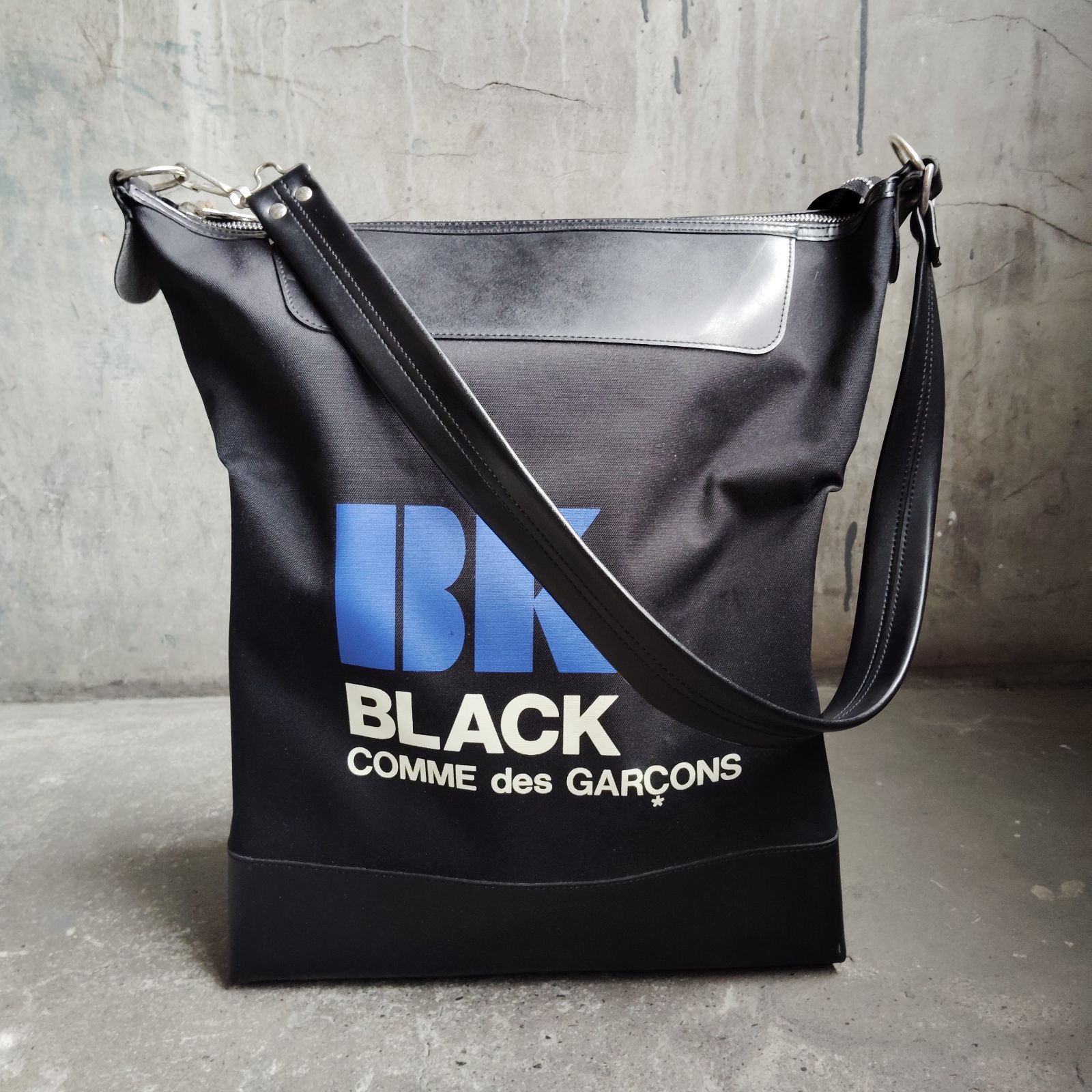 BLACK COMME des GARCONS ロゴショルダーバッグ ブラック 