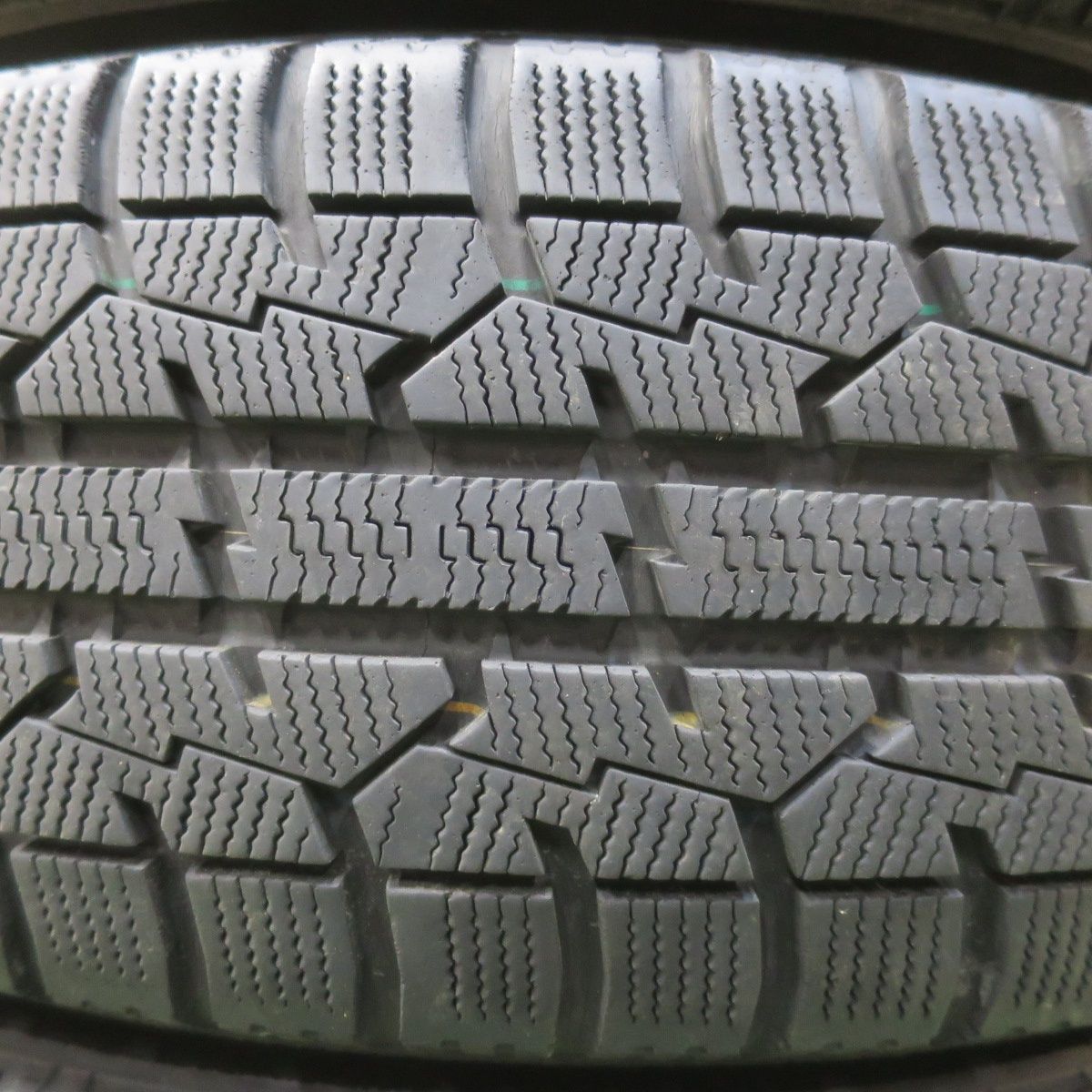 バリ溝！9分☆スタッドレス 185/65R15 トーヨー オブザーブ ガリット 