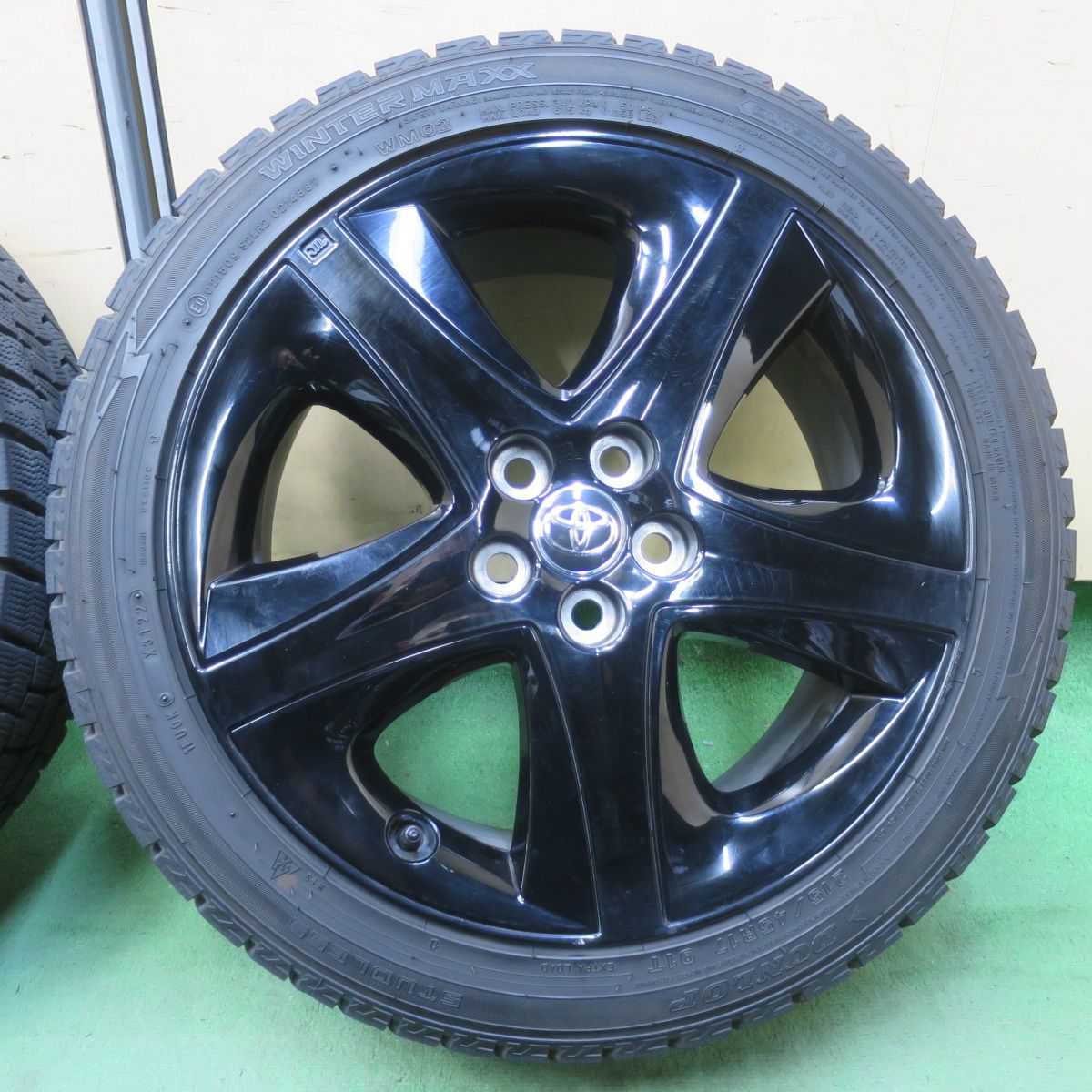 バリ溝！22年！9分☆トヨタ 50系 プリウス ツーリング 純正 215/45R17 