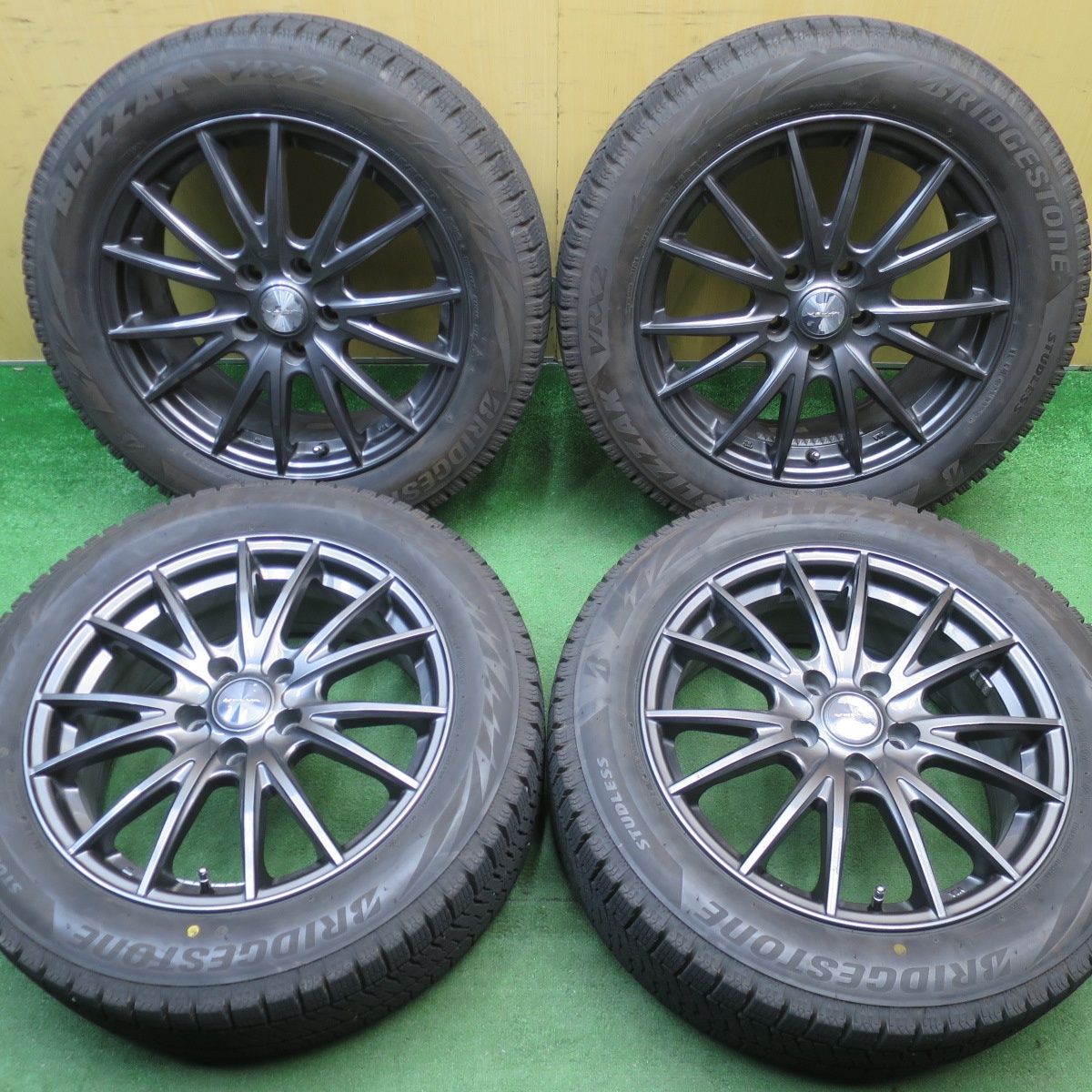 【バリ溝・美品】ブリヂストン ブリザックVRX 215/55R17 ＆ 17インチホイール 4本セット  ヤリスクロス バリ溝・美品】ブリヂストン ブリザックVRX 215/55R17 ＆ 17インチ