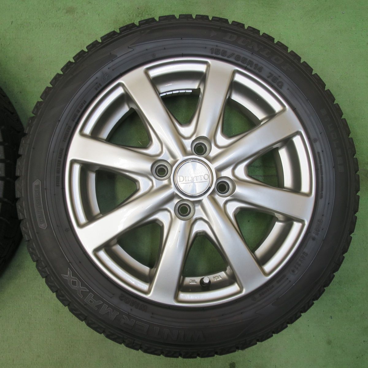 バリ溝！23年！9.5分☆スタッドレス 155/65R14 ダンロップ ウインター 