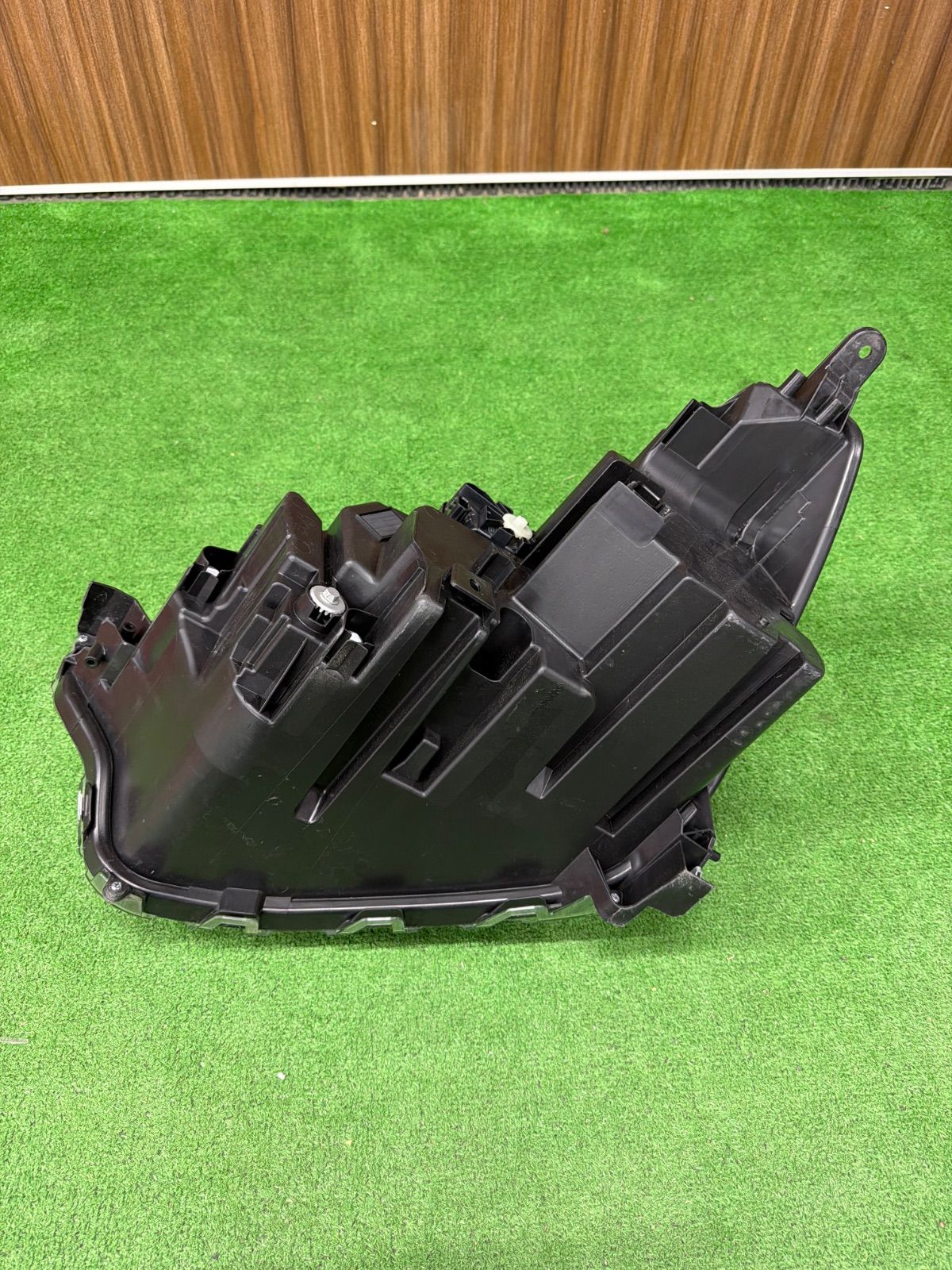 トヨタ ライズ A200A A210A 純正 右側 ヘッドライト ICHIKOH 1990 (133