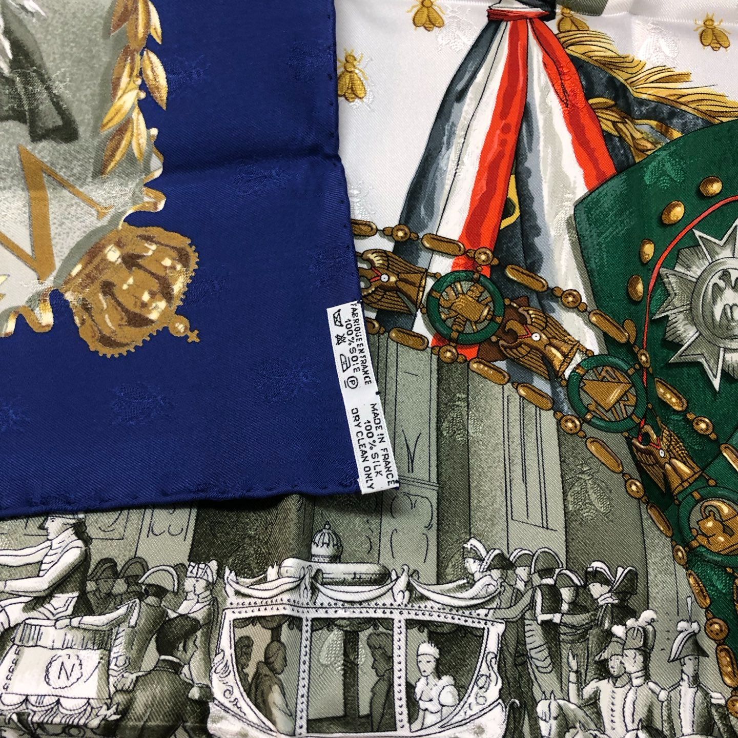 HERMES（エルメス） カレ90 シルクスカーフ《ナポレオンと紋章・蜜蜂