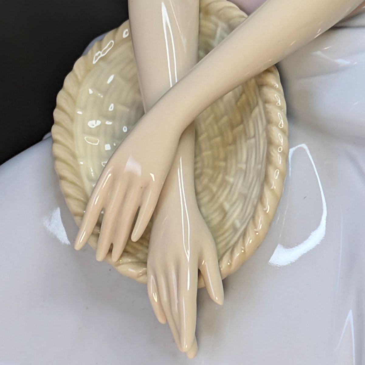 リヤドロ LLADRO 6384 静かな瞬間 Quiet Moment フィギュリン 磁器