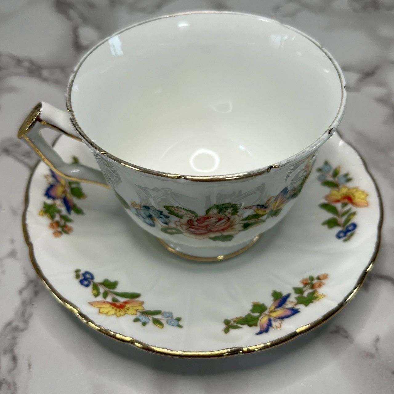 良品】エインズレイ AYNSLEY カップ&ソーサー 花柄 蝶 デザイン 2客 