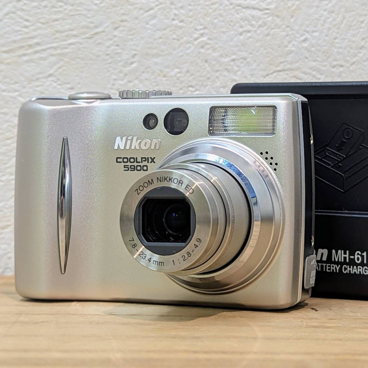 Nikon COOLPIX S3500 シルバー コンパクトデジタルカメラ デジカメ