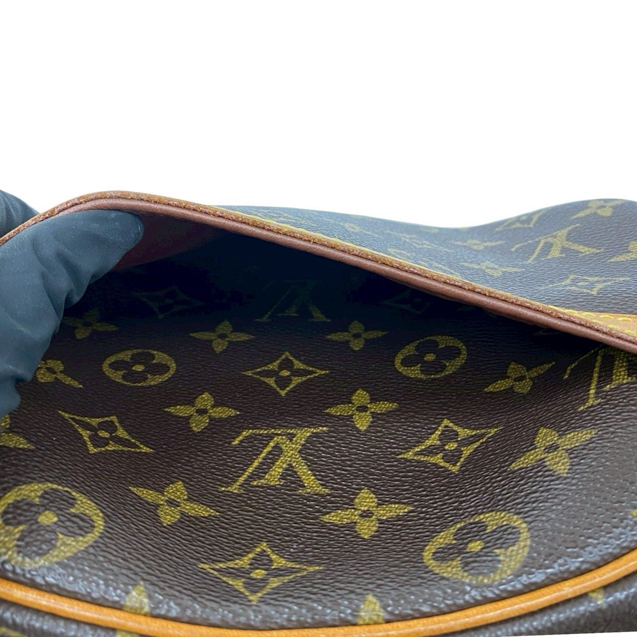 Buy from Japan Easily