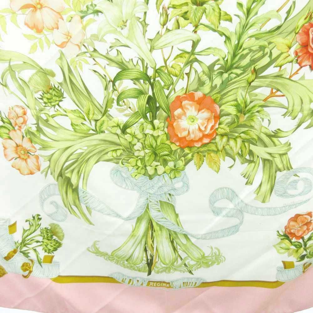 美品　HERMES カレ 90 REGINA エリザベス女王訪問記念 エルメス カレ90 スカーフ REGINA レジーナ 女王陛下 総柄 ピンク系