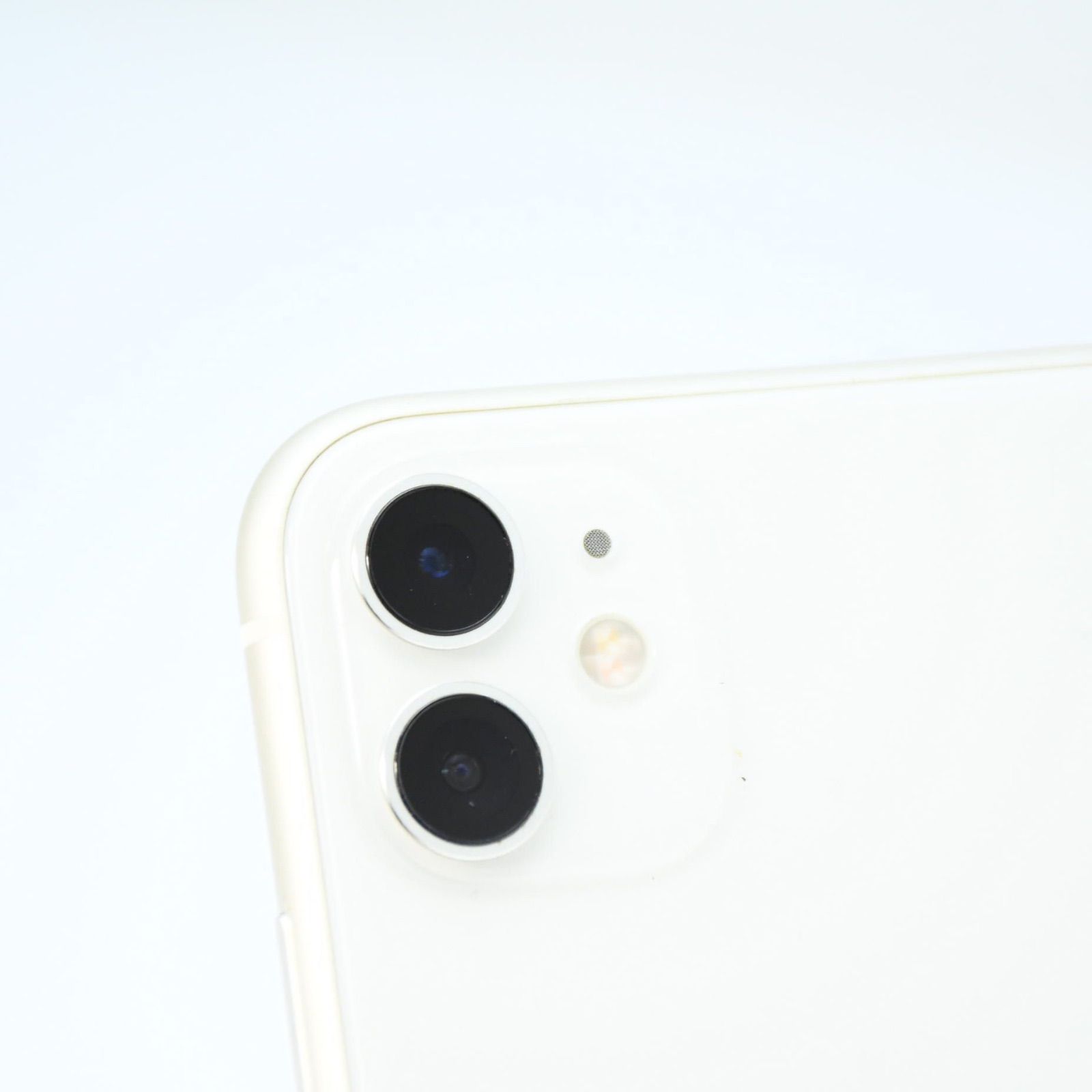 iPhone11 64GB ホワイト 美品＊バッテリー88% - メルカリ