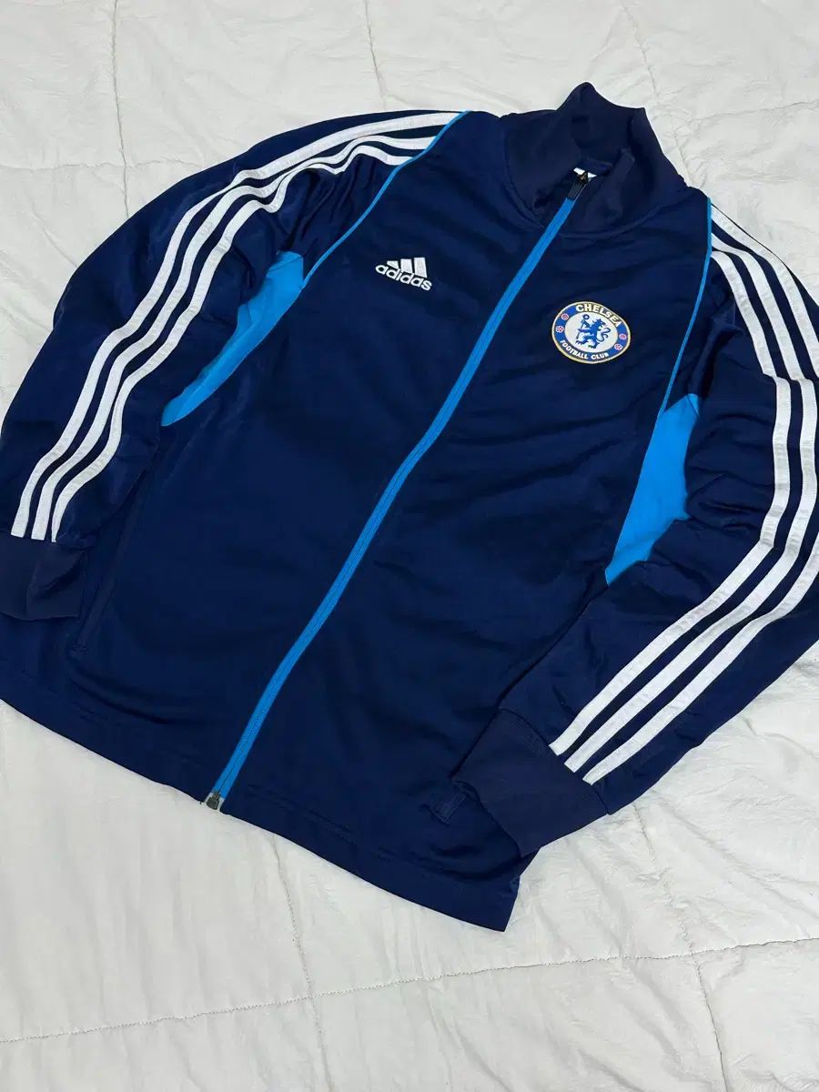 Chelsea チェルシー adidas セットアップジャージ Mサイズ 青 ネットで注文 Mサイズ セットアップジャージ adidas チェルシー