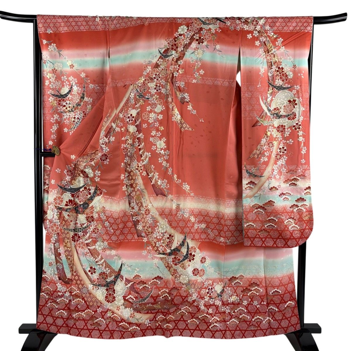 振袖 身丈161.5cm 裄丈66.5cm 正絹 名品 【中古】 振袖 身丈161cm 裄丈65.5cm M 袷 蝶 草花 銀通し 金銀彩 赤 正絹 名品
