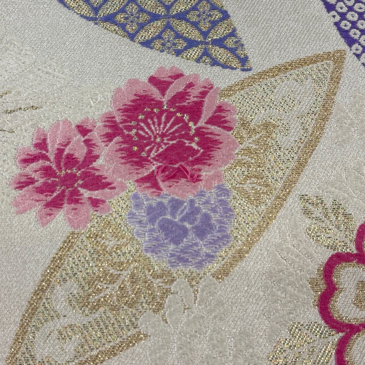 袋帯 秀品 華文 花唐草 金糸 箔 灰白 六通 正絹 【中古】 - メルカリ