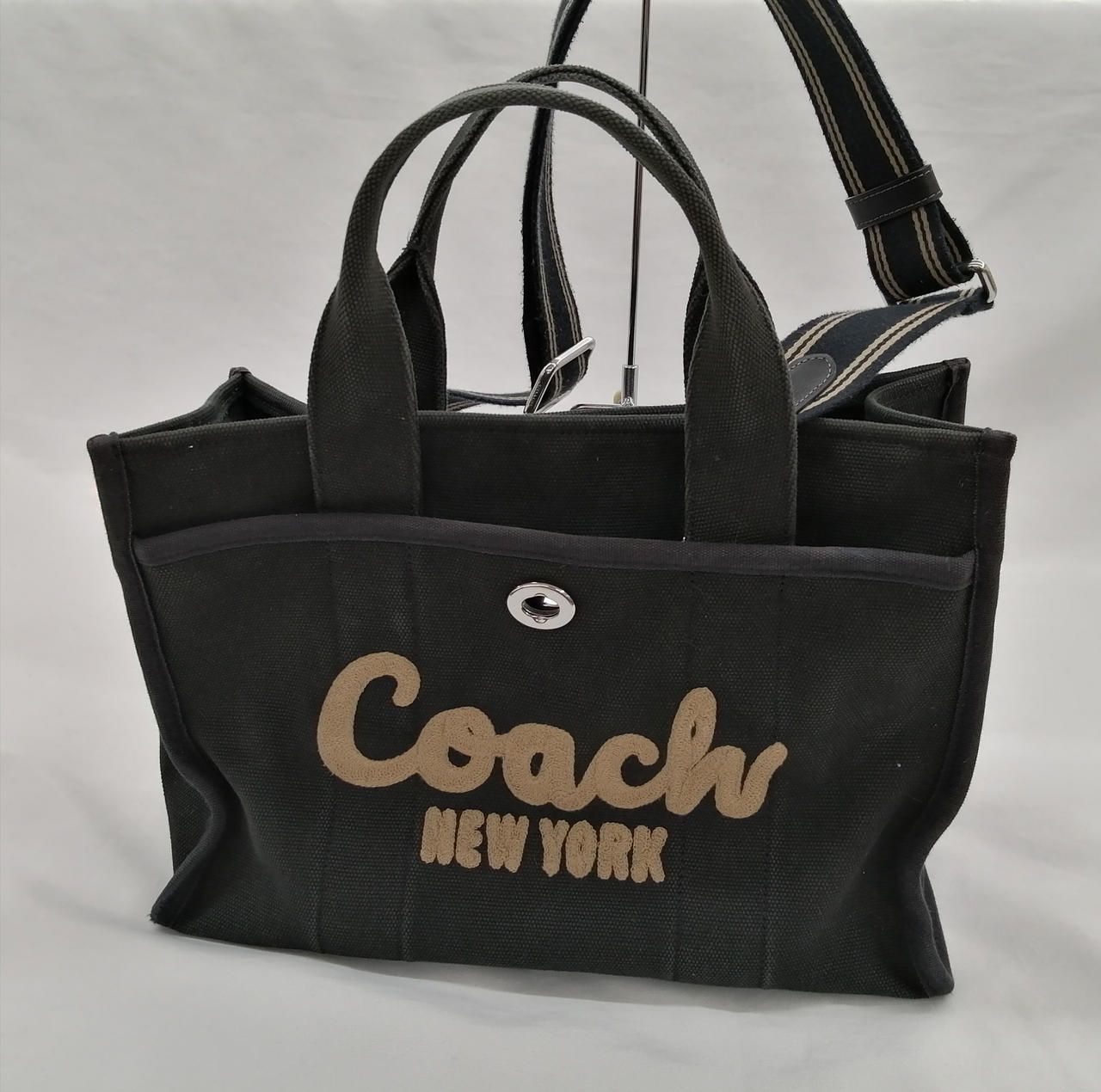 COACH 型番：CP158 ブラック カーゴ トート - メルカリ