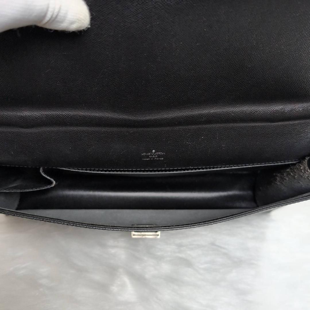 LOUIS VUITTON タイガ ポルト ドキュマン アンガラ ビジネスバッグ 