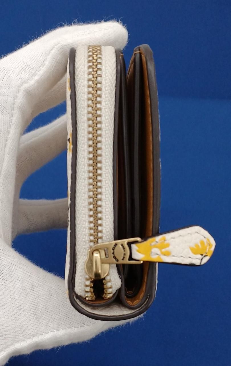 COACH 型番：CR555 ビルフォールド ウォレット・フローラル プリント