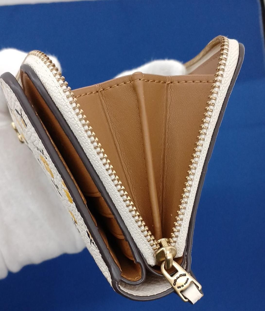 COACH 型番：CR555 ビルフォールド ウォレット・フローラル プリント