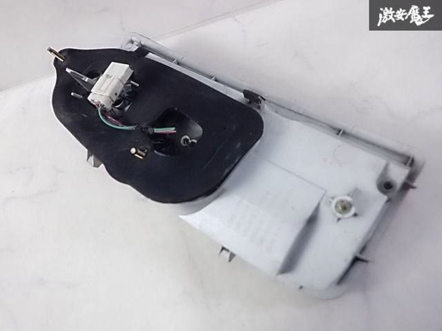 ☆点灯OK☆ 日産 純正 MNE51 E51 エルグランド LED テールライト