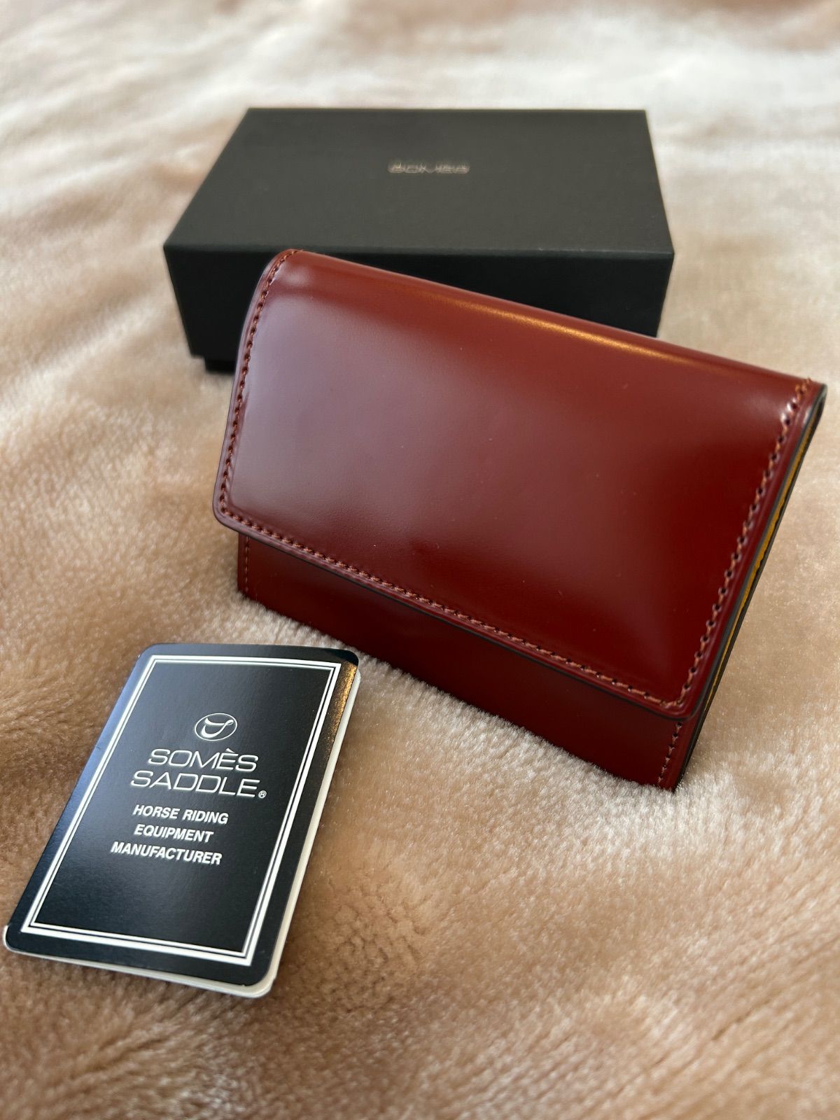 ソメスサドルSOMES SADDLEカード入れ付きケースカード入れ有小銭入れスリムウォレットコンパクトウォレットミニ財布 折りたたみ財布さいふサイフダークブラウン焦げ茶色コードバン馬尻革冊子専用箱日本製国産国内製メイドインジャパンmadeinjapan ソメスサドルSOMES SADDLEカード入れ付きコインケースカード入れ有小銭