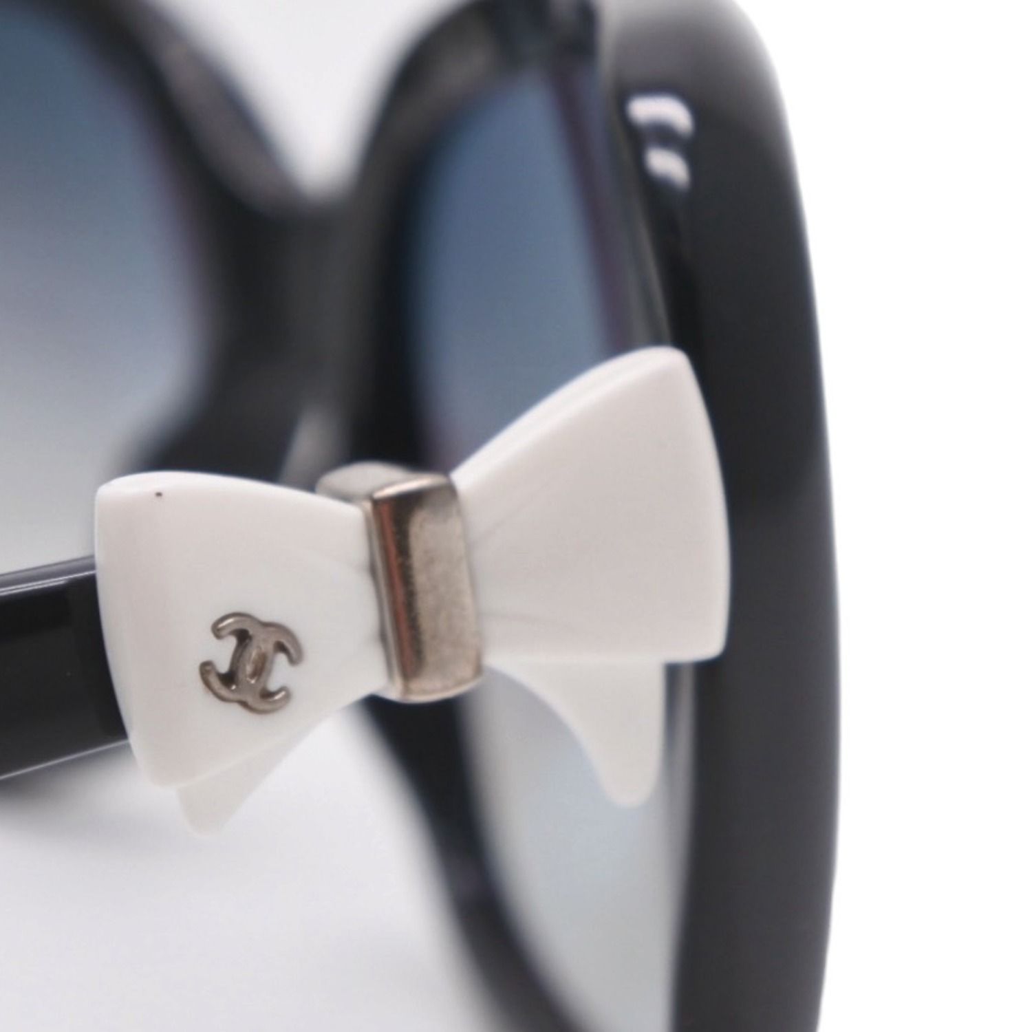 シャネル　ココマーク　サングラス　60◻︎17 135 ケース付き CHANEL シャネル サングラス アイウェア サイズ60□17 135 ココマーク