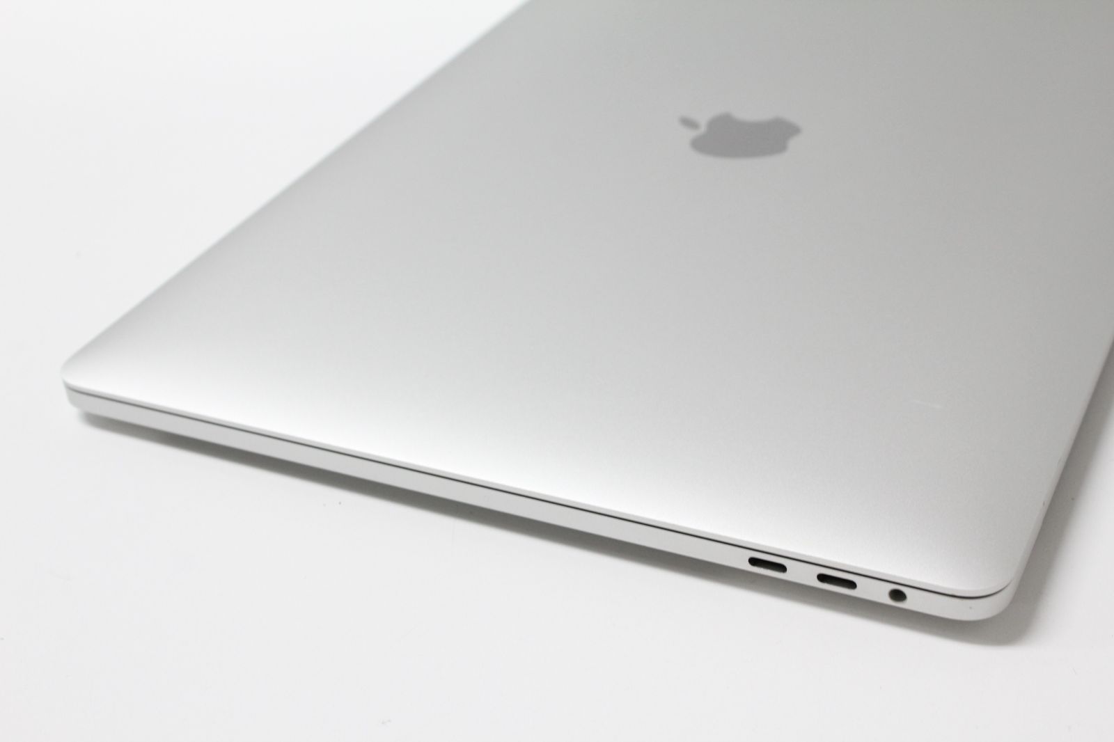MacBook Pro（15インチ,2019）256GB/16GB〈MV922J/A〉⑤ - メルカリ