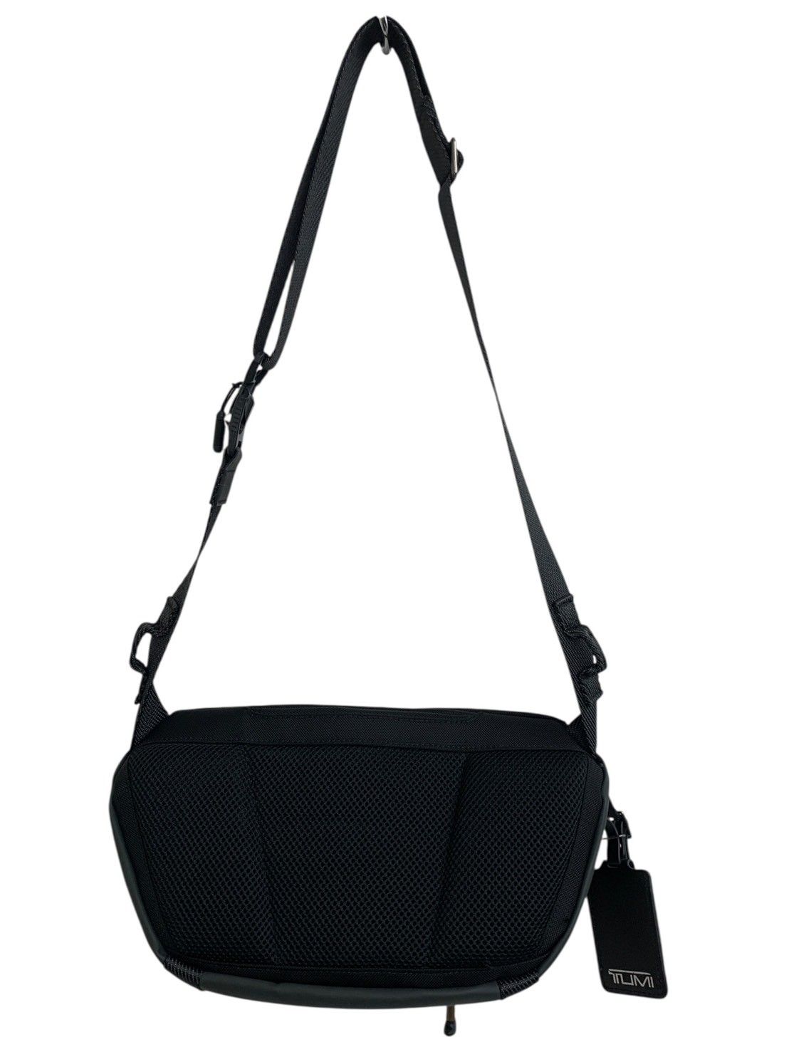 新作登場，最新作 TUMI (トゥミ) スクワッド ボディバッグ 