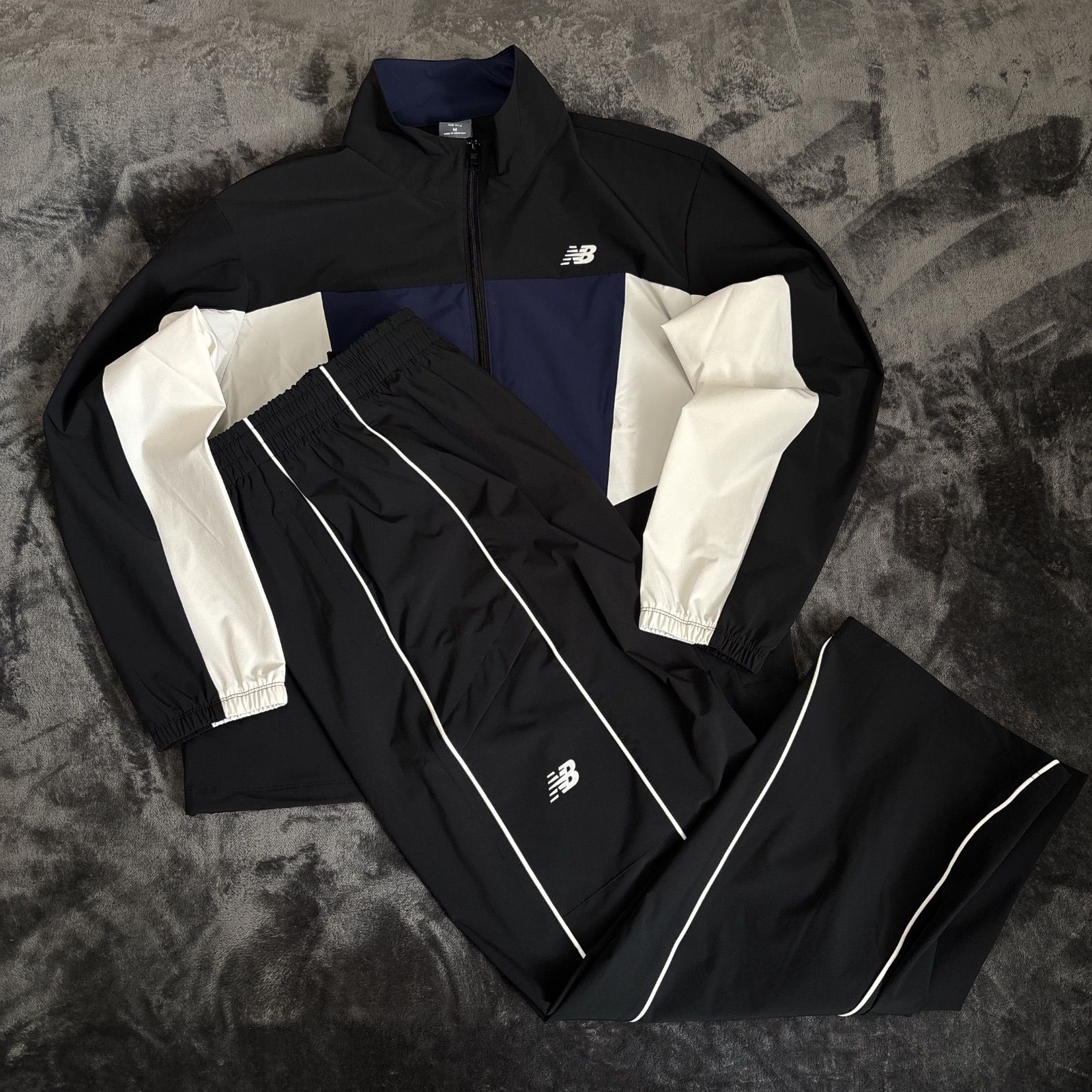 SALE【新品】ニューバランス newbalance ウーブントラックジャケット