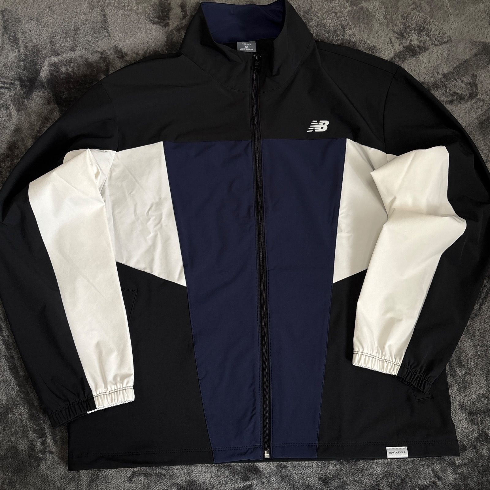 SALE【新品】ニューバランス newbalance ウーブントラックジャケット