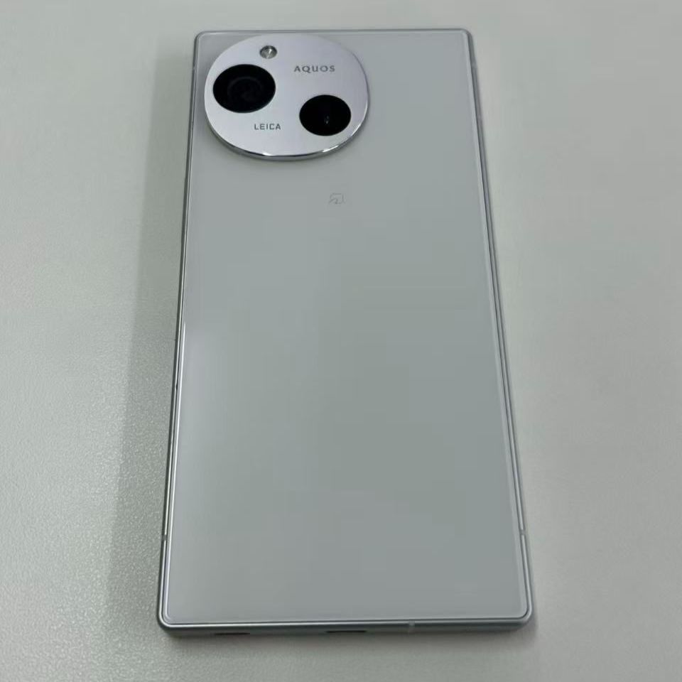 ジャンク】AQUOS R9 ホワイト 動作未確認 - メルカリ