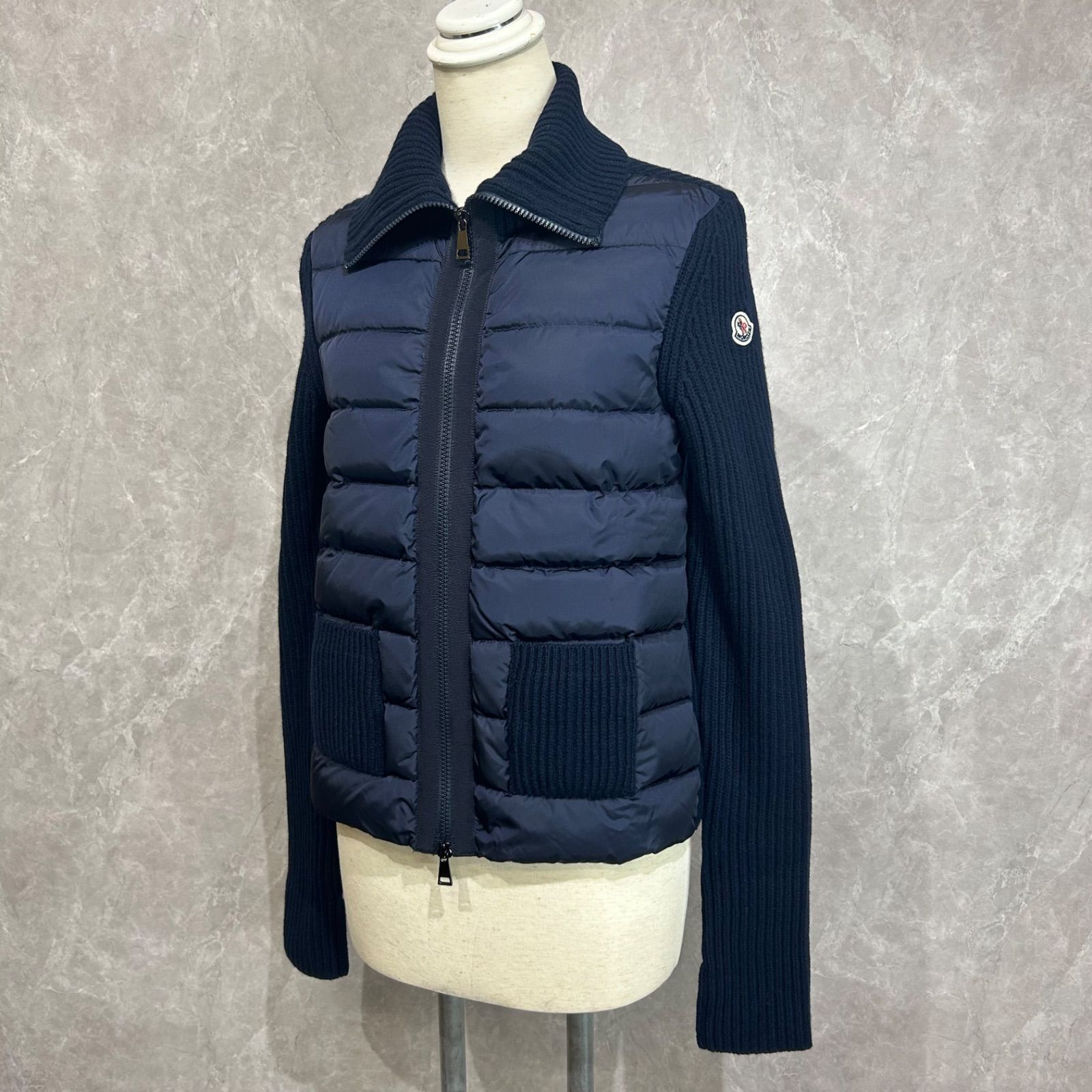 美品】 MONCLER モンクレールダウンニットジャケットネイビーS - メルカリ